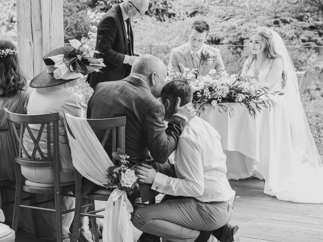 Joe and Mai&apos;s Wedding in Bridgnorth , Shropshire 24