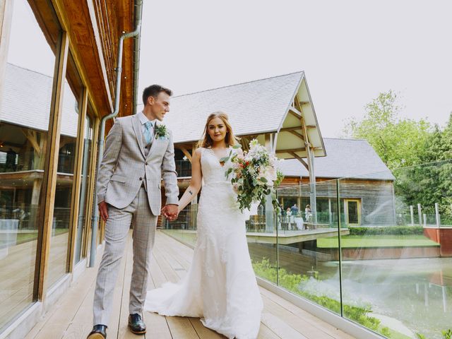 Joe and Mai&apos;s Wedding in Bridgnorth , Shropshire 26