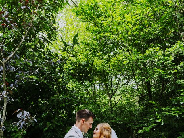 Joe and Mai&apos;s Wedding in Bridgnorth , Shropshire 37