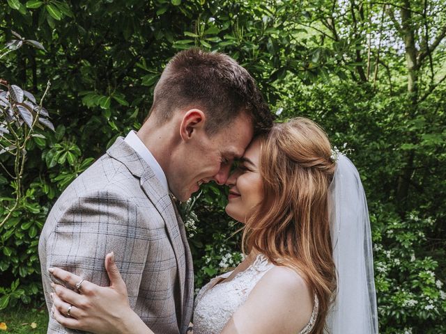 Joe and Mai&apos;s Wedding in Bridgnorth , Shropshire 38