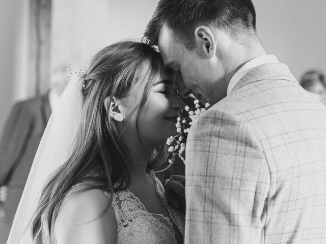 Joe and Mai&apos;s Wedding in Bridgnorth , Shropshire 43