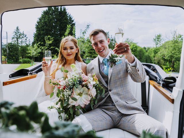 Joe and Mai&apos;s Wedding in Bridgnorth , Shropshire 44