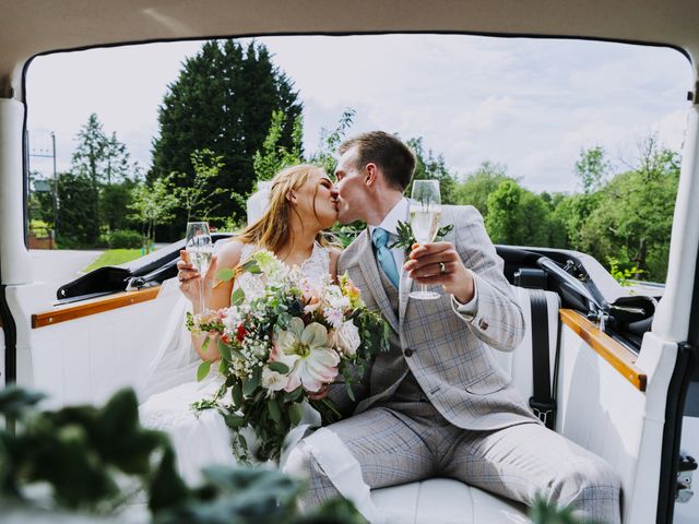 Joe and Mai&apos;s Wedding in Bridgnorth , Shropshire 45