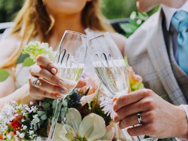 Joe and Mai&apos;s Wedding in Bridgnorth , Shropshire 46