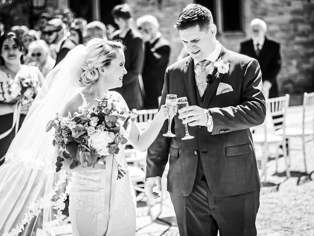 Steve and Jill&apos;s Wedding in Lechlade, Gloucestershire 6