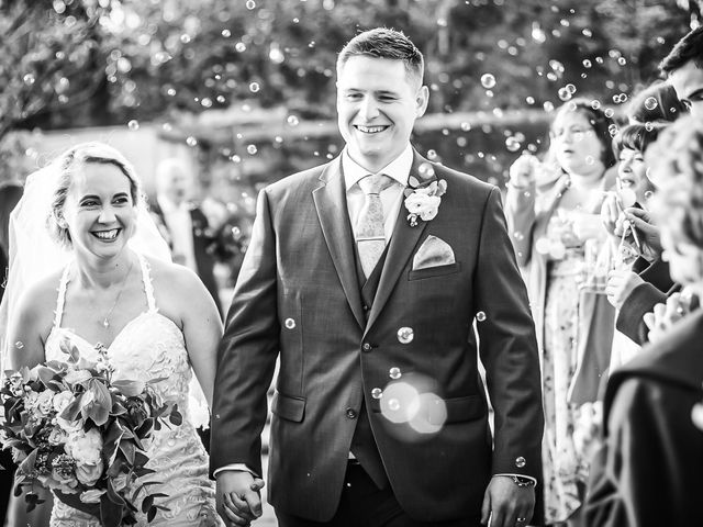 Steve and Jill&apos;s Wedding in Lechlade, Gloucestershire 14