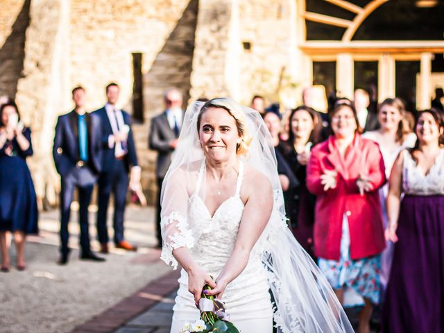 Steve and Jill&apos;s Wedding in Lechlade, Gloucestershire 15