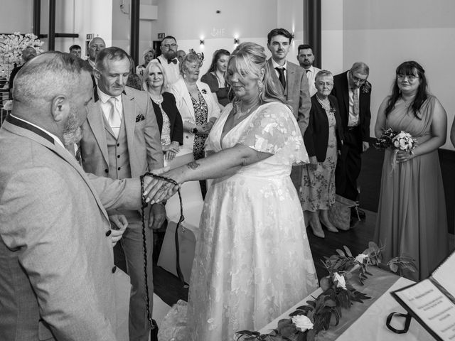 Michelle and Brian's Wedding in Dundee, Fife &amp; Angus 2