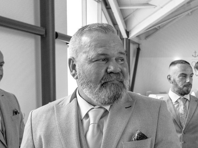 Michelle and Brian's Wedding in Dundee, Fife &amp; Angus 6