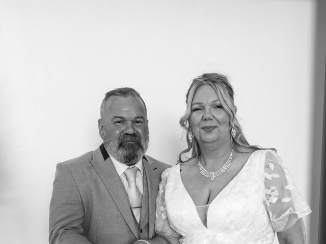 Michelle and Brian's Wedding in Dundee, Fife &amp; Angus 9