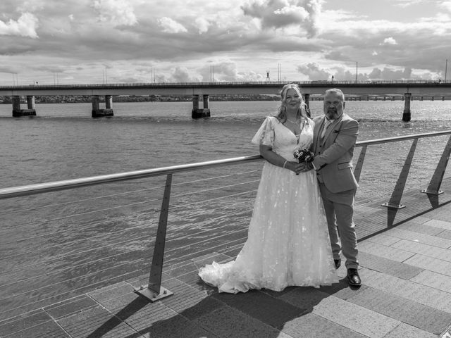 Michelle and Brian's Wedding in Dundee, Fife &amp; Angus 10