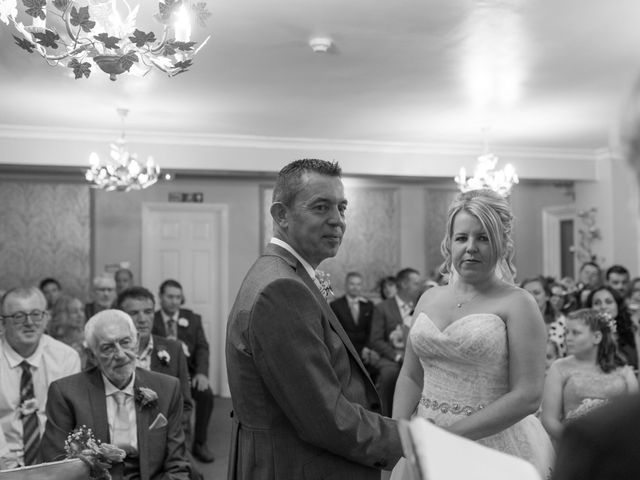 Steven and Hannah&apos;s Wedding in Lenwade, Norfolk 4