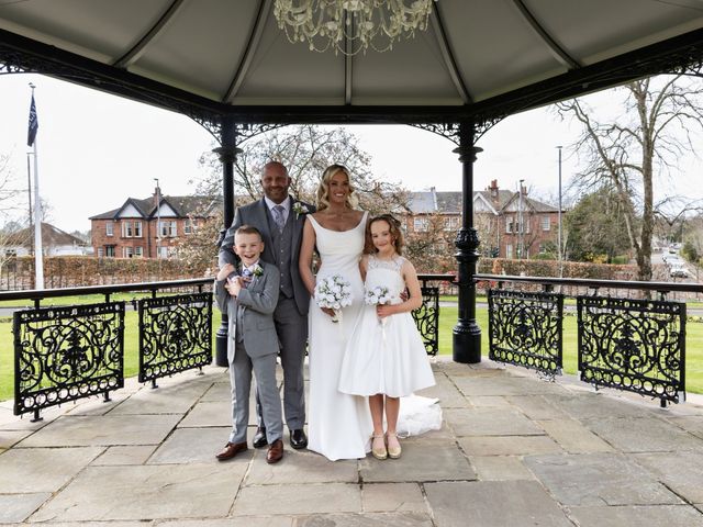 Paul  and Lesley 's Wedding in Glasgow, Central &amp; Glasgow 8