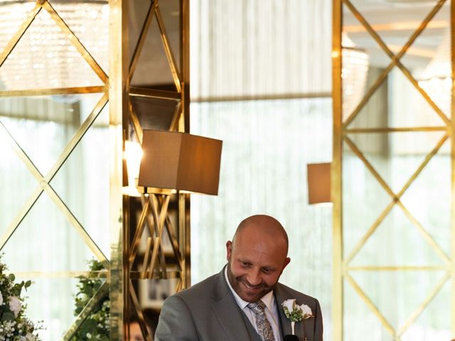 Paul  and Lesley 's Wedding in Glasgow, Central &amp; Glasgow 14