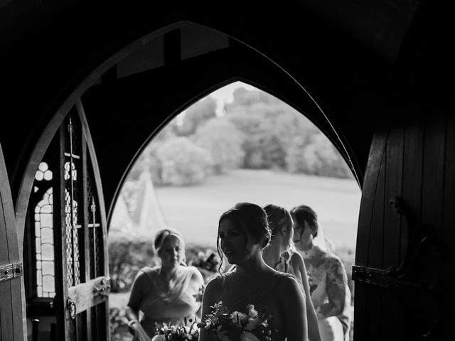 Joe and Molly&apos;s Wedding in Uley, Gloucestershire 15