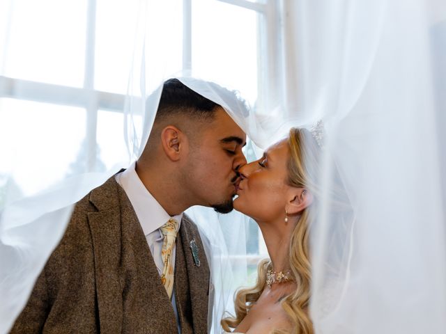 Elliott and Hannah's Wedding in Melton Mowbray, Leicestershire 9