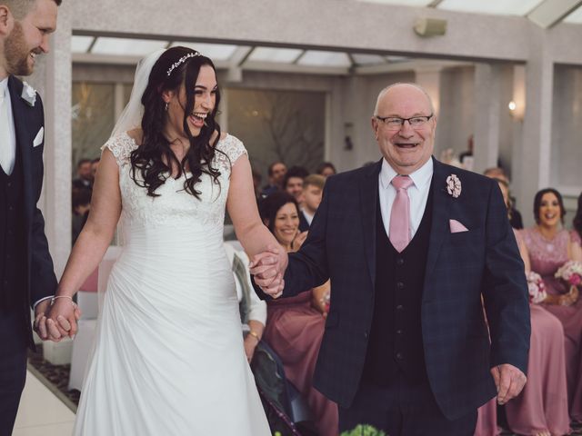 Tom and Amy&apos;s Wedding in Oswestry, Shropshire 5