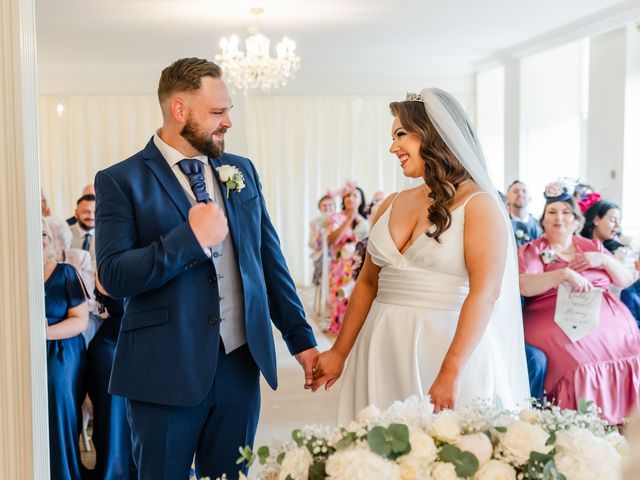 Sam and Danielle&apos;s Wedding in Stansted Mountfitchet, Essex 22