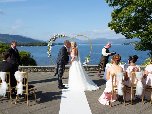 Kirsty and Robin's Wedding in Loch Lomond, Central &amp; Glasgow 15