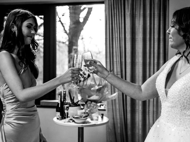 Mark and Sarah&apos;s Wedding in Willerby, East Riding of Yorkshire 1