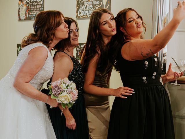 Mark and Sarah&apos;s Wedding in Willerby, East Riding of Yorkshire 2