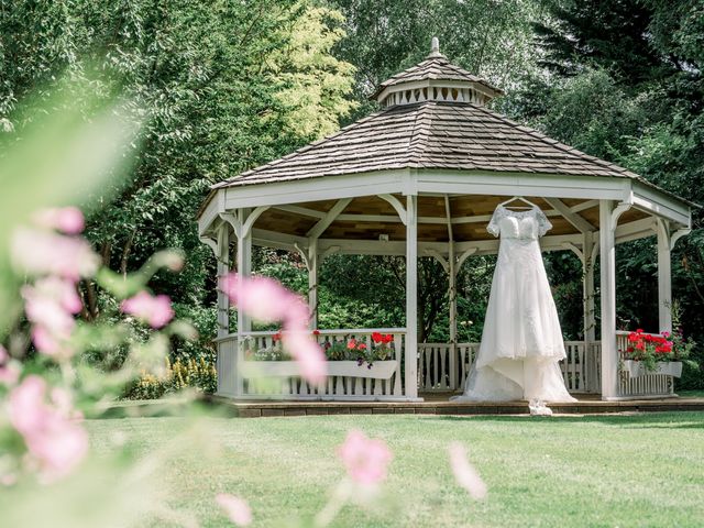 Andy and Micheala's Wedding in Stanwick, Northamptonshire 3