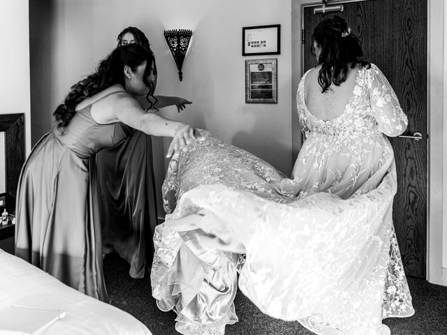 Ryan and Lisa&apos;s Wedding in Hull, East Riding of Yorkshire 1