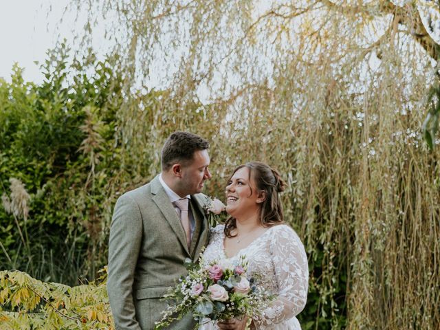 Ryan and Lisa&apos;s Wedding in Hull, East Riding of Yorkshire 12
