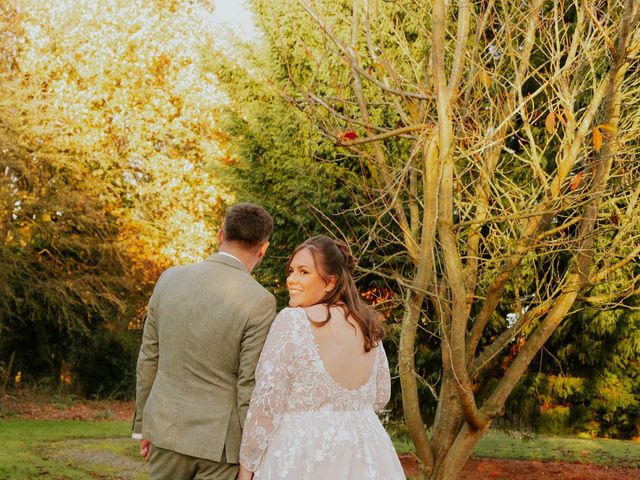 Ryan and Lisa&apos;s Wedding in Hull, East Riding of Yorkshire 14
