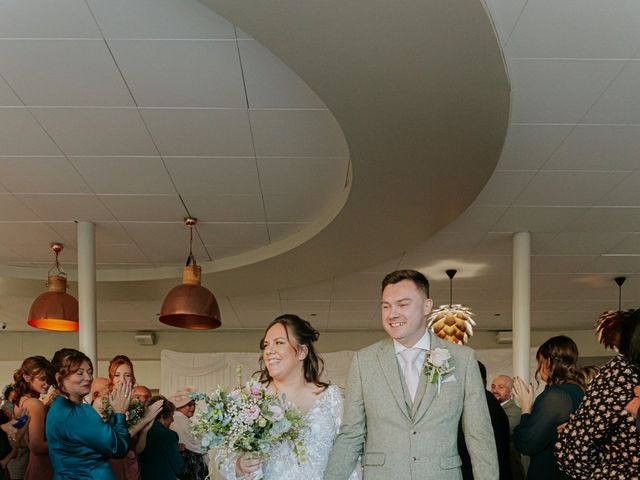 Ryan and Lisa&apos;s Wedding in Hull, East Riding of Yorkshire 20