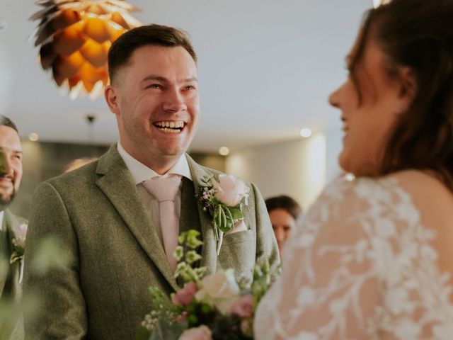 Ryan and Lisa&apos;s Wedding in Hull, East Riding of Yorkshire 21