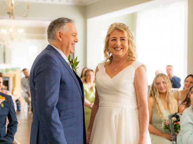 Keith and Karen's Wedding in Lutterworth, Leicestershire 4