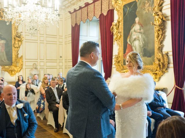 Andrew and Terri&apos;s Wedding in Warwick Castle, Warwickshire 15