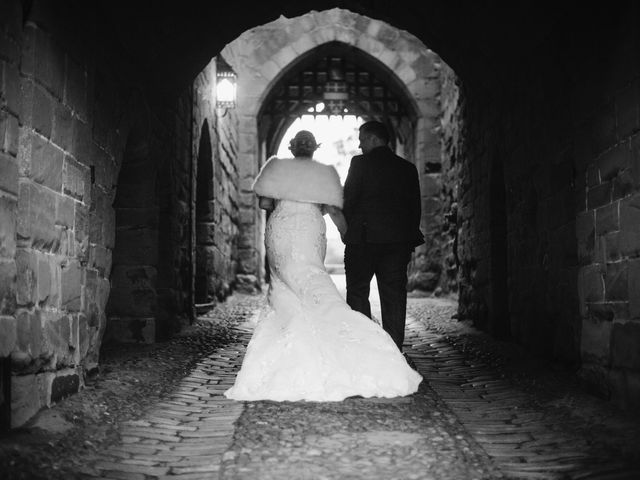 Andrew and Terri&apos;s Wedding in Warwick Castle, Warwickshire 35