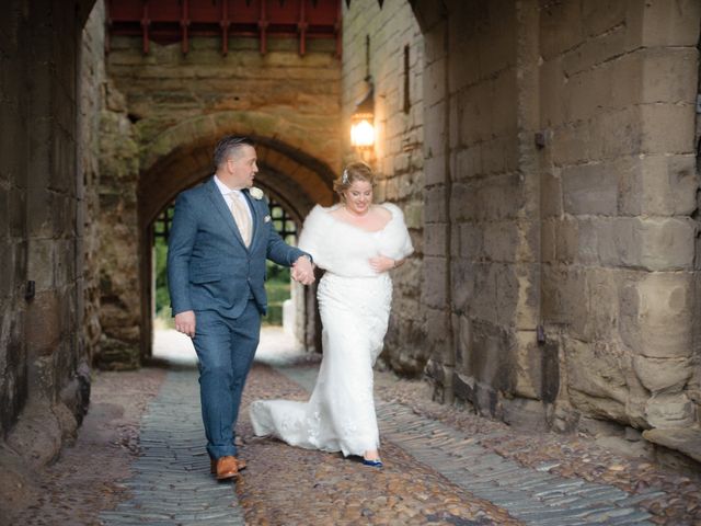 Andrew and Terri&apos;s Wedding in Warwick Castle, Warwickshire 36
