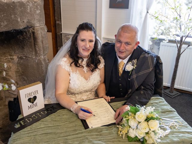 Dave and Nickie's Wedding in Dundee, Fife &amp; Angus 6