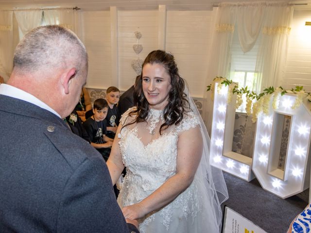 Dave and Nickie's Wedding in Dundee, Fife &amp; Angus 8