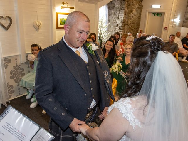 Dave and Nickie's Wedding in Dundee, Fife &amp; Angus 9