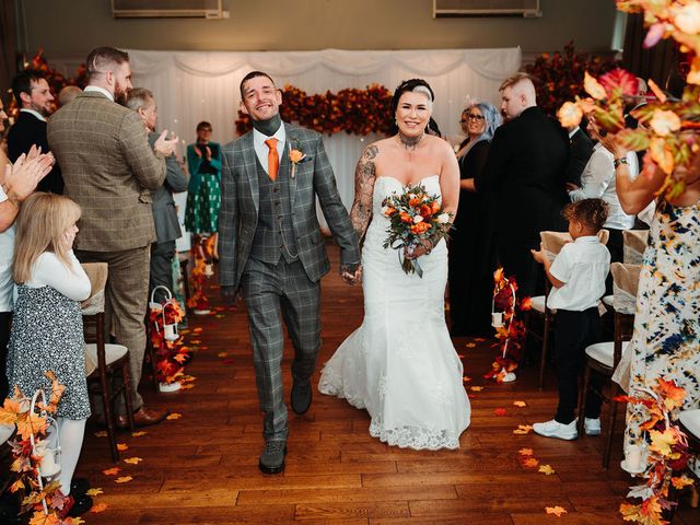 Thomas and Leanne's Wedding in Grindleford, Derbyshire 34
