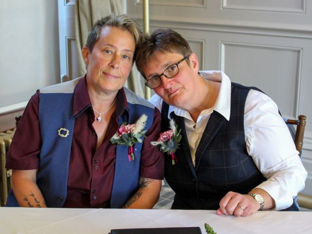 Caroline and Jane&apos;s Wedding in Sheffield, South Yorkshire 3