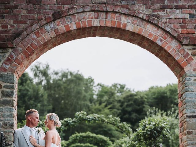 Simon and Rachael&apos;s Wedding in Ledbury, Herefordshire 5