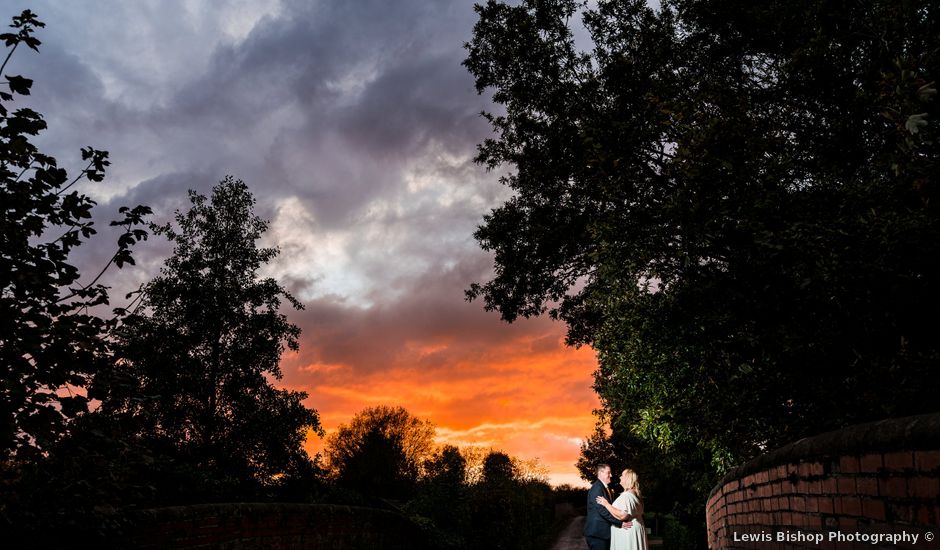 Dean and Sophie's Wedding in Northampton, Northamptonshire