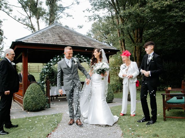 Stuart Meakin  and Kirsty Meakin 's Wedding in Windermere, Cumbria 10