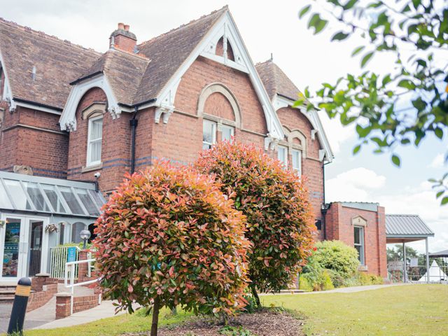 Natasha and Alex&apos;s Wedding in Stourport On Severn, Worcestershire 2