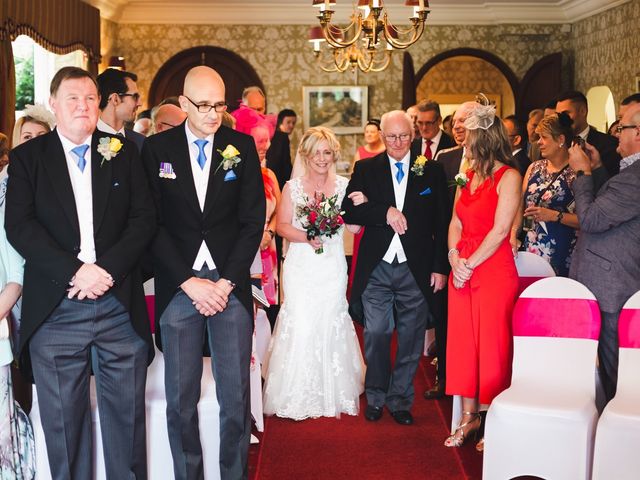 Ric and Caron&apos;s Wedding in Spalding, Lincolnshire 12