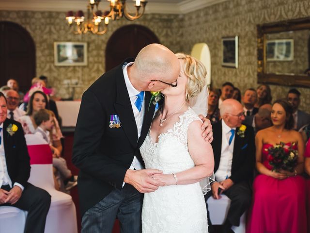 Ric and Caron&apos;s Wedding in Spalding, Lincolnshire 15