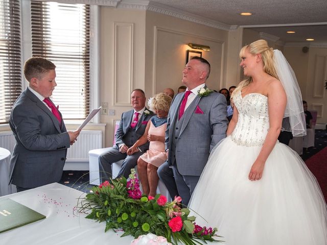 Shaun and Donna&apos;s Wedding in Jesmond, Tyne &amp; Wear 30