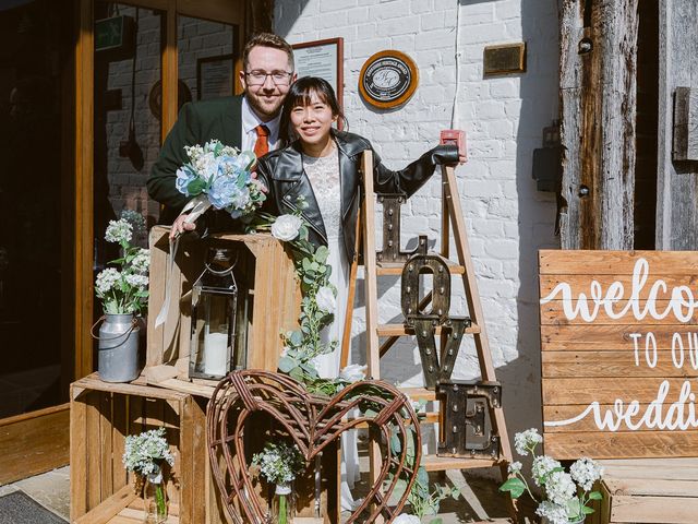 Tracy and Peter's Wedding in Reading, Berkshire 3