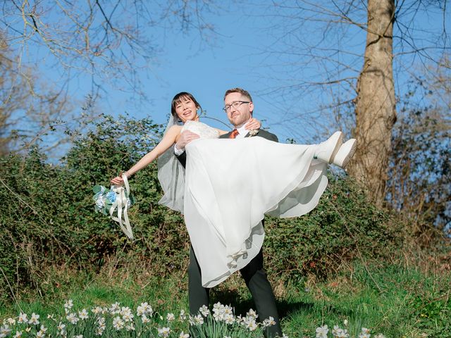 Tracy and Peter's Wedding in Reading, Berkshire 9