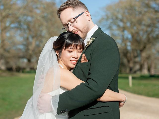 Tracy and Peter's Wedding in Reading, Berkshire 31